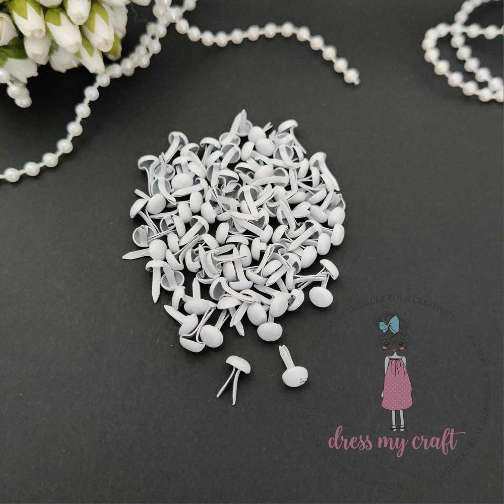 Dress My Craft 10 MM brads - White